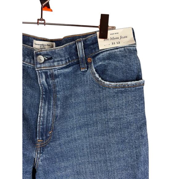 Abercrombie & Fitch High Rise Mom Jean Medium Wash Women size 31/12 New With Tag - Picture 3 of 4